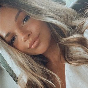 Meet your Posher, Ava